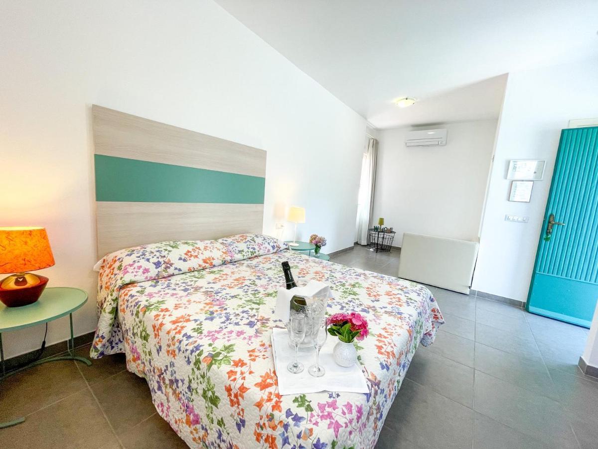 Il Capanno Hotel Pietra Ligure Eksteriør billede