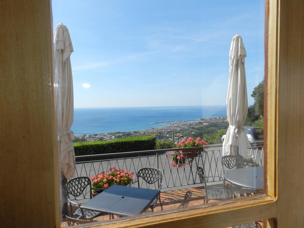 Il Capanno Hotel Pietra Ligure Eksteriør billede